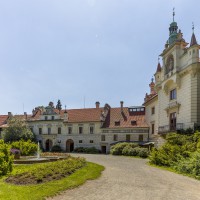 /album/fotogalerie-pruhonicky-zamek-a-park/pruhonicky-zamek-1-velke-nadvori-2-jpg/